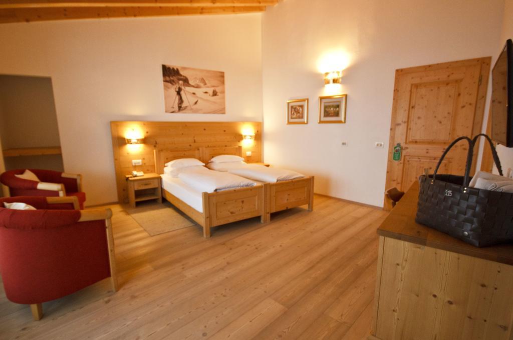 Hotel Gran Paradiso Сан-Кассиано Номер фото