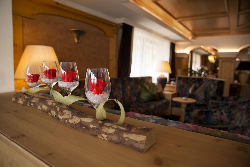 Hotel Gran Paradiso Сан-Кассиано Экстерьер фото